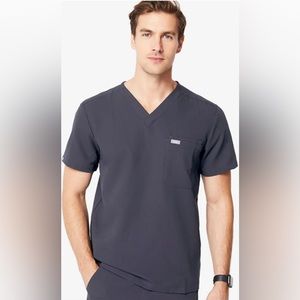 Figs Men’s Charcoal Scrub Top, Medium